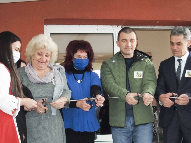 Официално откриха новата спортна зала на Гимназията по икономика и мениджмънт гр. Пазарджик