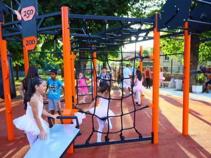 Дебнево има фитнес на открито, дар от „Строймонтаж ЕООД“