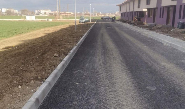 Техническа инфраструктура и довеждащ път на жилищен комплекс Изира гр. Пазарджик