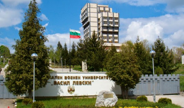 Подмяна на дограма в сгради на НВУ „Васил Левски“ – Велико Търново